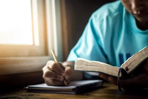 Como a Leitura Profunda da Bíblia Pode Transformar Sua Vida Espiritual 5 Leitura Profunda da Bíblia